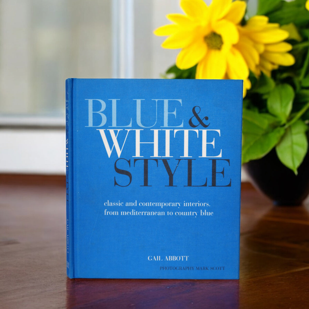 Blue & White Style - Gail Abbot